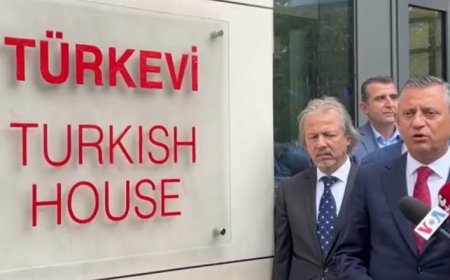 Özgür Özel New York’ta Konuştu: Türkiye ABD’de Rüşvet Vermeye İhtiyaç Duyacak Ülke Değil