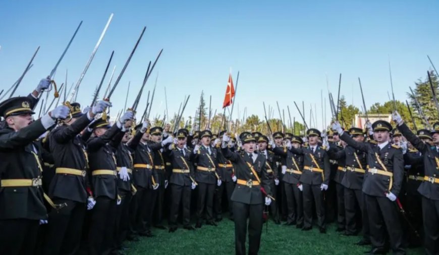 Kara Harp Okulu Mezuniyet Töreninde 'Kılıçlı Yemin' Tartışması: MSB İnceleme Başlattı