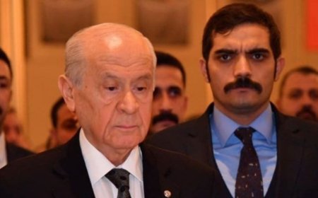 Bahçeli’den ‘Dört Soytarı Muhabir’ Tehdidi, Murat Ağırel’den Yanıt: Keşke Sinan Ateş'in Dosyasını Açıklasa