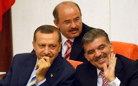 Hüseyin Çelik'ten 'Yeni Parti' İddialarına Yanıt: Siyasi Değerlendirmeler Yapıyoruz, Parti Kurmak Farklı Bir Şey