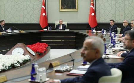 Kulislerde Kabine Revizyonu: Hayati Yazıcı ve Berat Albayrak'a Kritik Görev