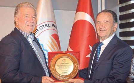 İzmirli Otelcilerden Yalçın Ata'ya Anlamlı Teşekkür