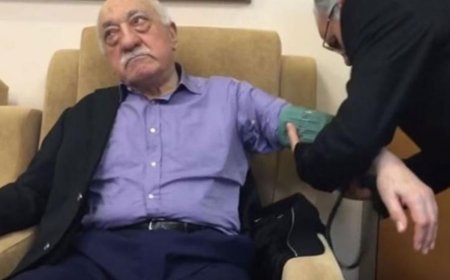 FETÖ Firarisi Ekrem Dumanlı, Fethullah Gülen'in Ölüm Anlarını Anlattı