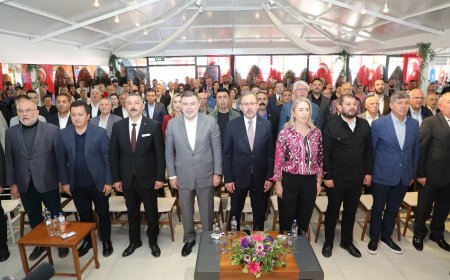 AK Parti Selçuk Kongresi’nde Birlik Mesajı: Hizmetin Adı AK Parti