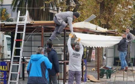 Edremit Belediyesi, Akçay Sahilinde Çevre Düzenleme Çalışmalarını Sürdürüyor