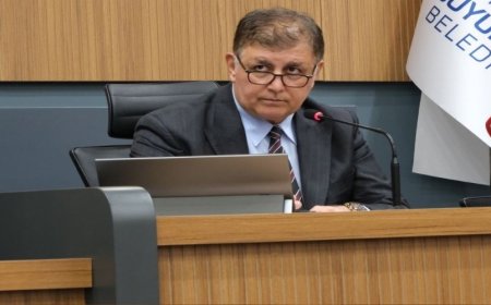 İZSU Genel Kurulu’nda Tansiyon Yükseldi: Tugay ve Boztepe Arasında Sert Tartışma