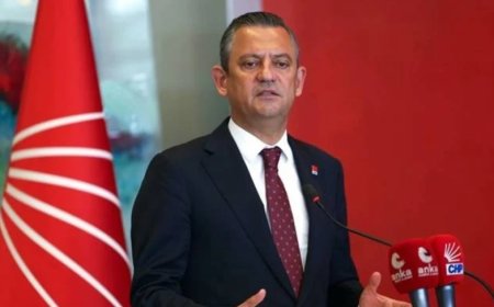 Özgür Özel'den Yeni Cumhurbaşkanı Adayı Açıklaması:  Bu Yükü 1.5 Milyon Kişiyle Bölüşeceğim