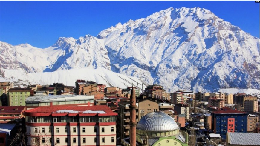 Hakkari’nin Sevilen ve Güvenilen Liderleri: Anketmatik.net ile Gerçek Gündem Ortaya Çıkıyor