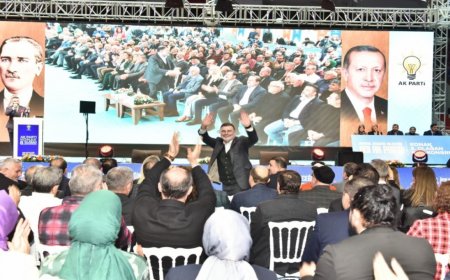AK Partili Bilal Saygılı’dan İzmir Basınına Sert Eleştiri: Adamlığı Bir Okka Değil!