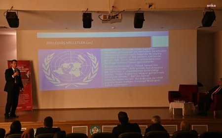 Manisa'da Türkiye'de İnsan Hakları Kavramı ve Uygulamaları Paneli Gerçekleştirildi