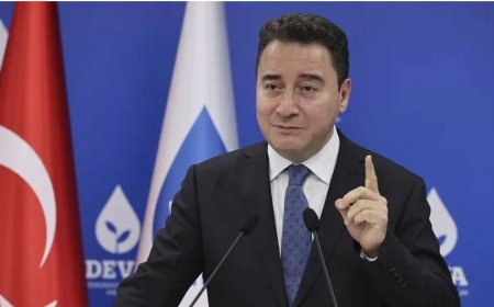 Ali Babacan’a "Kurtlar Sofrası" Eleştirisi ve Destek Klipleriyle Gelen Mesajlar