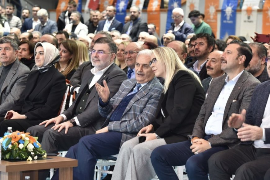 AK Parti İzmir’de Güç Mücadelesi: Fısıltılar Gerçek mi Oluyor?