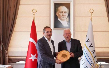 Ayvalıkgücü ile Aetos Loutra Dostluk Maçı Ege’de Barışı Güçlendirdi