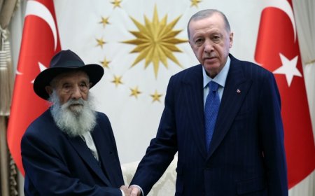 Erdoğan'ın Sürpriz Konuğu: Alevi Dedesi Ahmet Uğurlu