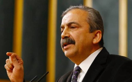 Sırrı Süreyya Önder: Bahçeli Bana Daha Barış Halayı Çekeceğiz  Demişti