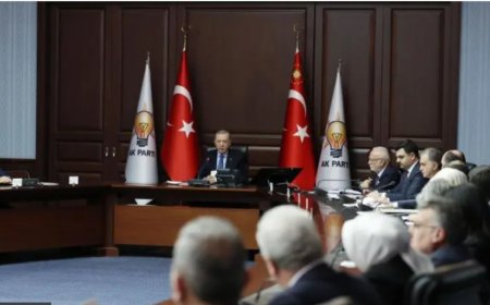 AKP Kulislerinde Öcalan'ın Çağrısı: Silahların Teslimi Öncelikli, Yasal Tartışmalar Sonra