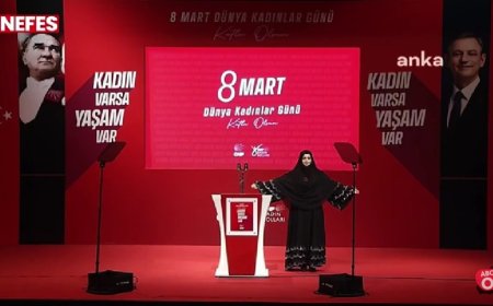 CHP'nin 8 Mart Etkinliğinde Depremzede Kadının Sözleri Dikkat Çekti