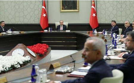 Kabine Değişikliği Haziran Ayına Ertelendi: Üç Bakanın Koltuğu Riskte
