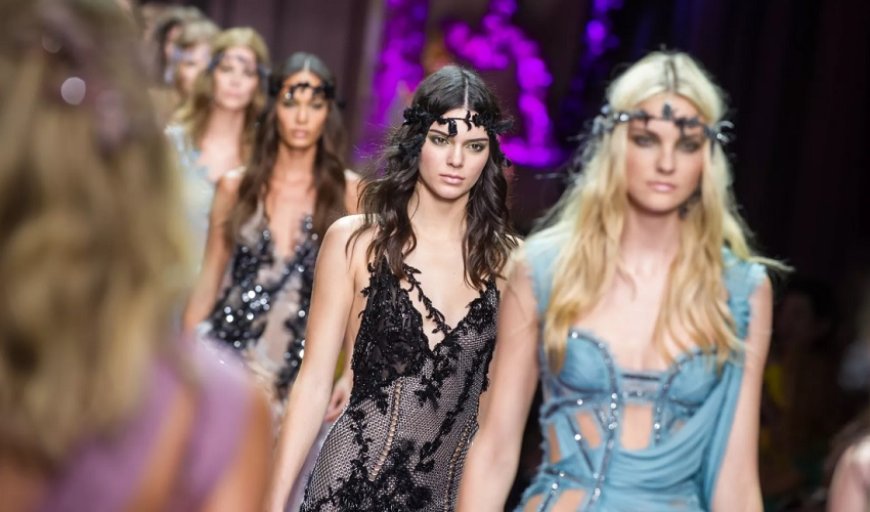 Prada, Versace’yi 1,25 milyar euroya satın aldı: Lüks modada yeni dönem