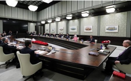 Erdoğan Kabineyi Yeniliyor: 8 Bakan Gidiyor, Yeni İki Bakanlık Yolda