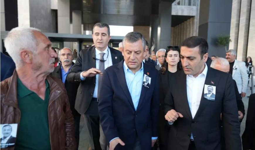 Özgür Özel’e cenazede yumruklu saldırı: Siyasi provokasyon endişesi büyüyor
