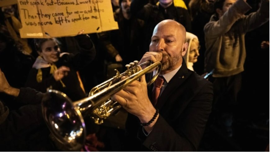Macaristan’da Trompetli Protestocuya Erdoğan Zirvesi Cezası