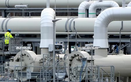 AB’den Yeni Hamle: Rus Petrol ve Gazı 2027’ye Kadar Aşamalı Olarak Bırakılacak