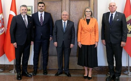 İzmir’e Yüksek Teknoloji Üssü Müjdesi: Savunma Bakanı Güler’den Silikon Vadisi Projesine Onay Sinyali