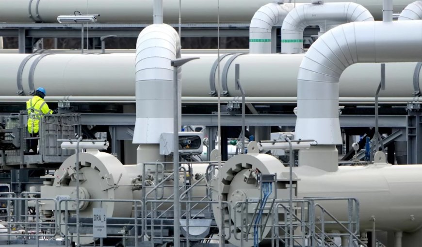 AB’den Yeni Hamle: Rus Petrol ve Gazı 2027’ye Kadar Aşamalı Olarak Bırakılacak