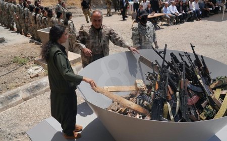 Süleymaniye’de Tarihi Tören: PKK’lı İlk Grup Silah Bıraktı