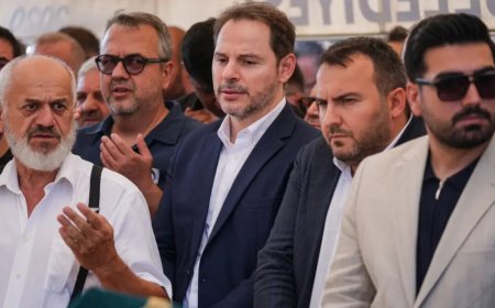 Berat Albayrak Aylar Sonra Kamuoyu Önünde Görüldü