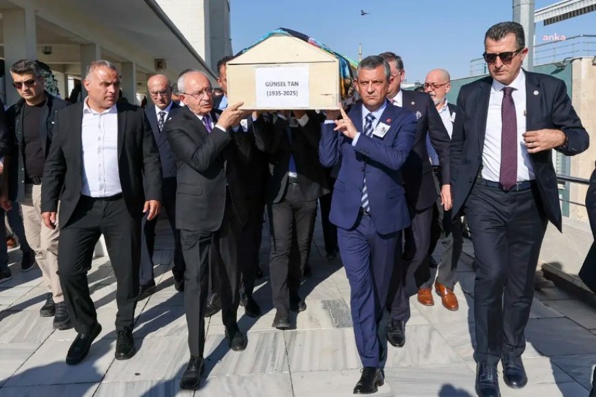 Özgür Özel ve Kemal Kılıçdaroğlu Cenazede Bir Araya Geldi