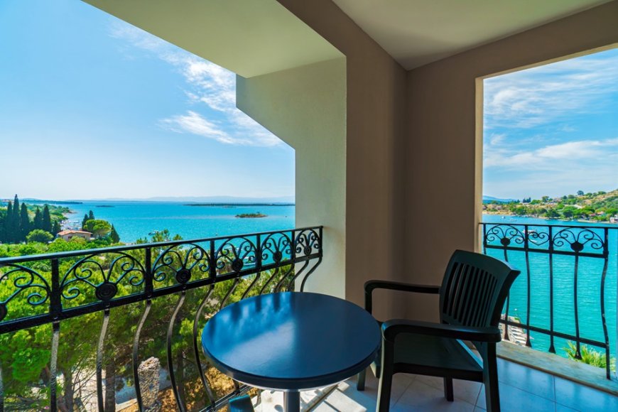 Sibyl Hotel Erythrai Rezervasyon İptali Krizi Mahkemeye Taşındı
