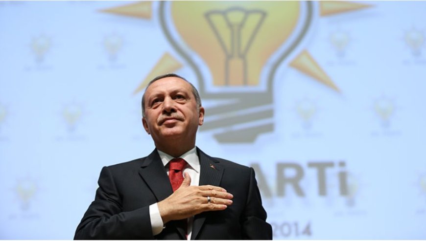 AK Parti’de Sessizlik Derinleşiyor: Güçlü Görünüp Güçsüzleşen Bir İktidarın Hikâyesi