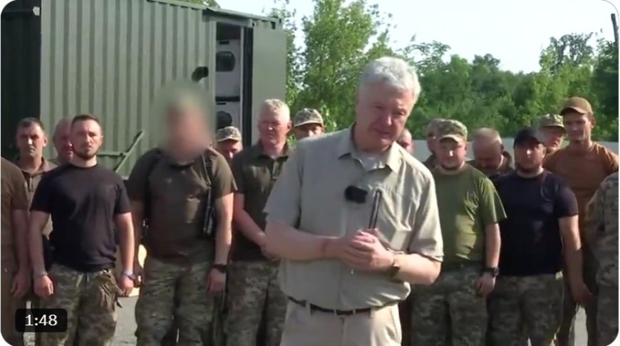 Poroşenko'dan Cephe Ziyareti: Ukrayna Derhal Savaş Ekonomisine Geçmeli
