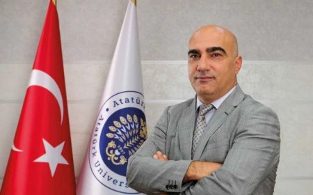 İzmir Sağlık Yönetiminde Yeni Dönem: Doç. Dr. Ayhan Kul’un Kariyeri ve Görüşleri
