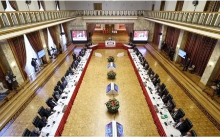 DEM Parti’den komisyonu terk  iddialarına yanıt:  Çekilmedik, barış dilini hatırlatmak için oturumdan ayrıldık