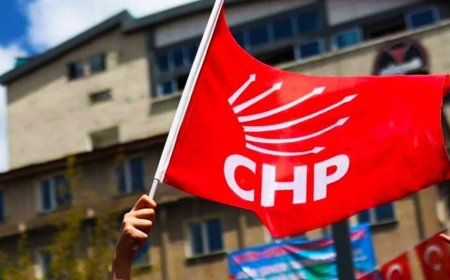 Karabağlar ve Konak ilçe kongrelerinde denge arayışı: Birinde tek liste, diğerinde çekişmeli zafer