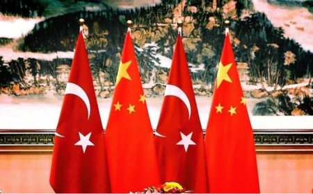 Pekin’de Otel Kapısına Gelen Polis: Türkiye–Çin İlişkilerinde Alarm Zilleri