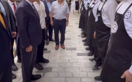 Dikkat!  komutuyla karşılandı: Hulusi Akar, fenomen pilavcıda sembolik içtima aldı