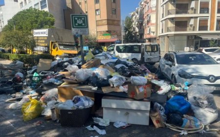 Karşıyaka’da Çöp Mesaisi Neden Hâlâ Bitmedi? Grev Bitti, Yığınlar Kaldı