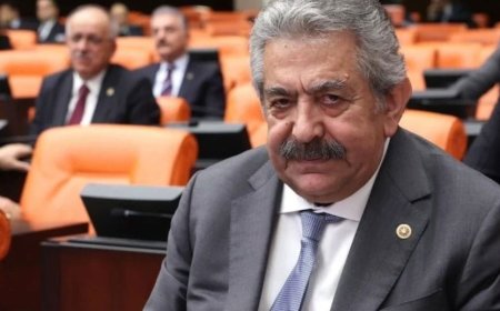 Kime Oy Vereceğini Söyleyen Ünlüye Halk Yolu Gösterir  Mesajı: MHP’li Feti Yıldız’dan Tony Blair’li Gönderme