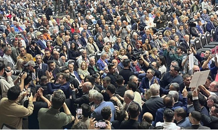 CHP İzmir’de Siyasi Deprem: 11 İlçe Başkanı ve Aziz Kocaoğlu Gibi Eski İsimlere Kurultay Delegeliği Yolu Kapandı