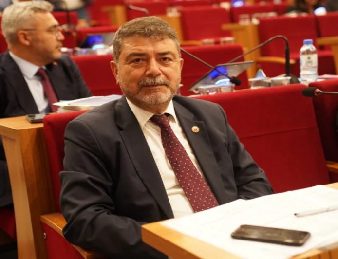 AK Partili Atmaca'dan Tugay'a çimento fabrikası tepkisi