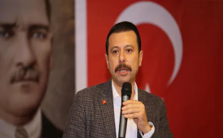 AK Parti’li Kaya’dan İzmir altyapısına ‘Antik Roma’ eleştirisi