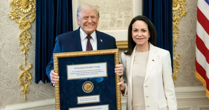 Machado Nobel madalyasını Beyaz Saray'da Trump'a verdi