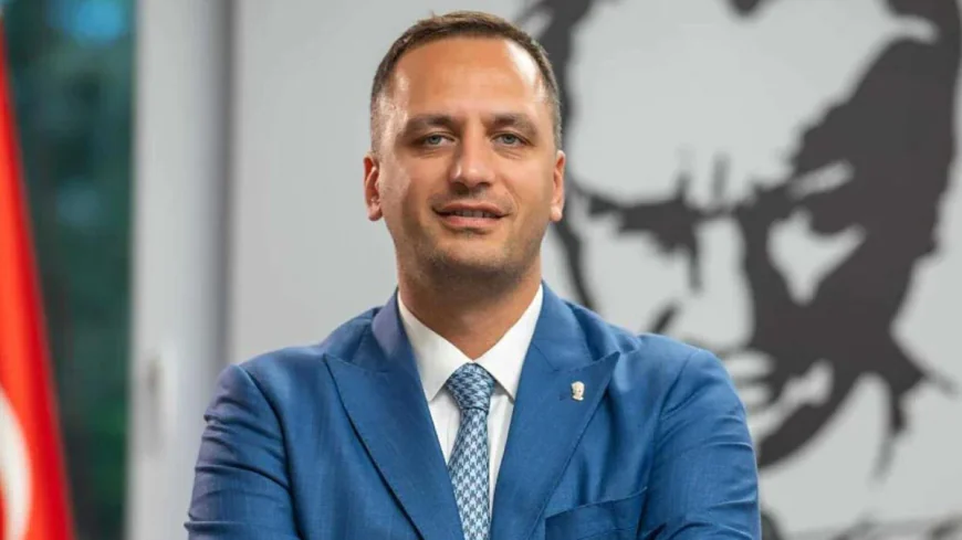 Gözaltına alınan Bornova Belediye Başkanı Ömer Eşki serbest
