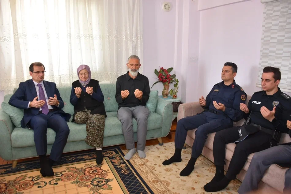 Salihli Kaymakamı Güldoğan’dan şehit ailesine ziyaret