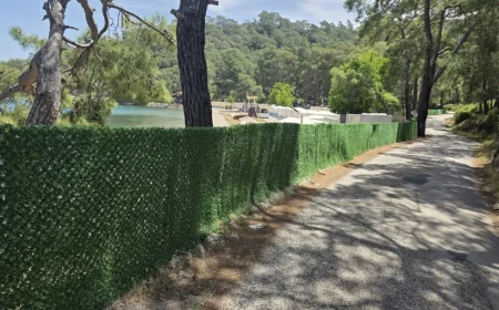 Fethiye’de kıyılara çekilen çitler halkın tepkisini çekti