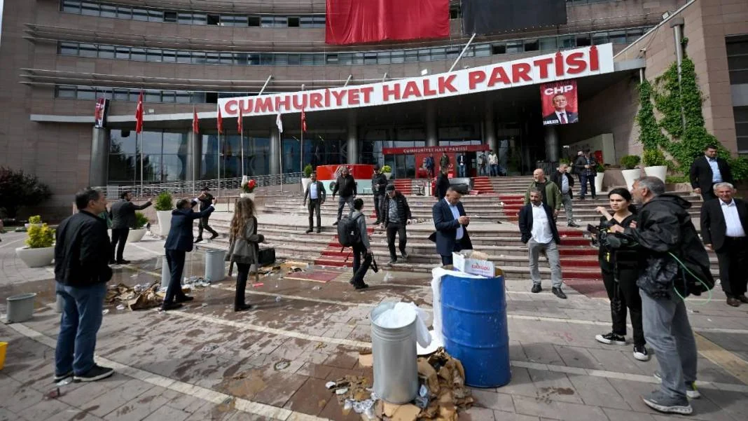 CHP için kriz değil fırsat: Eski yapıdan yeni halk partisine geçiş zamanı
